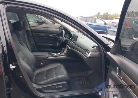 2018 Honda Accord Touring z USA, uszkodzony, nr VIN 1HGCV1F98JA026269